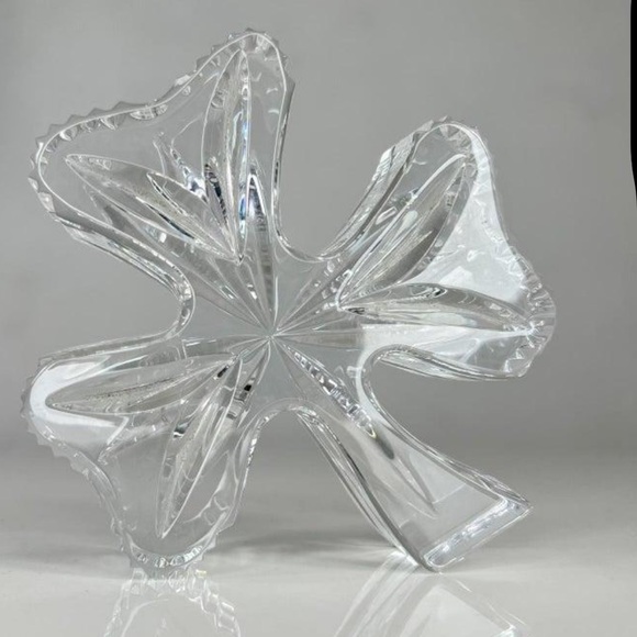 Waterford Chunky Crystal Clover/Shamrock Paperweight ~
Signed~ IRELAND - Picture 8 of 8